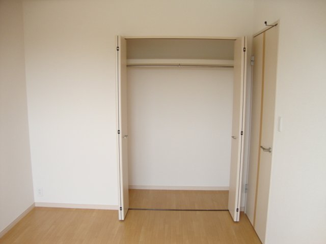 拡大写真:OCEAN TWINS B棟 2階205のクローゼット