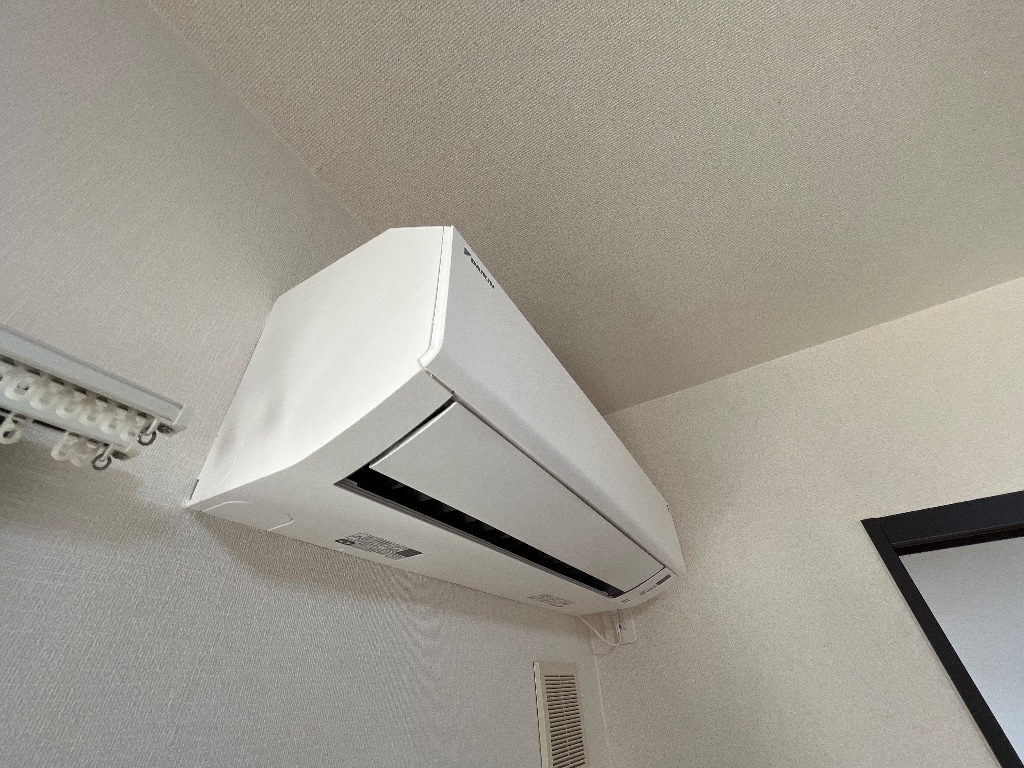 拡大写真:ノーブル ピュア 1階102のエアコン