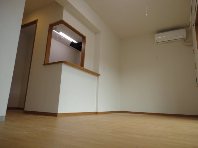 拡大写真:第二かわいちびる 2階201のリビング