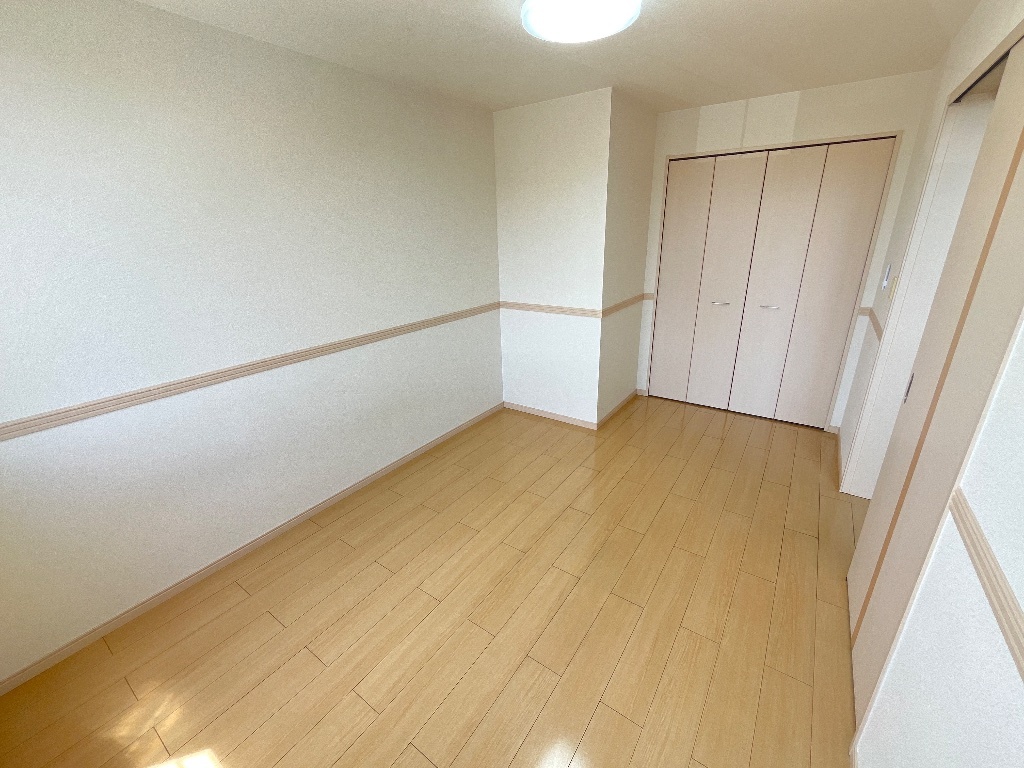 拡大写真:REA 愛(アイ) 2階202の南洋室