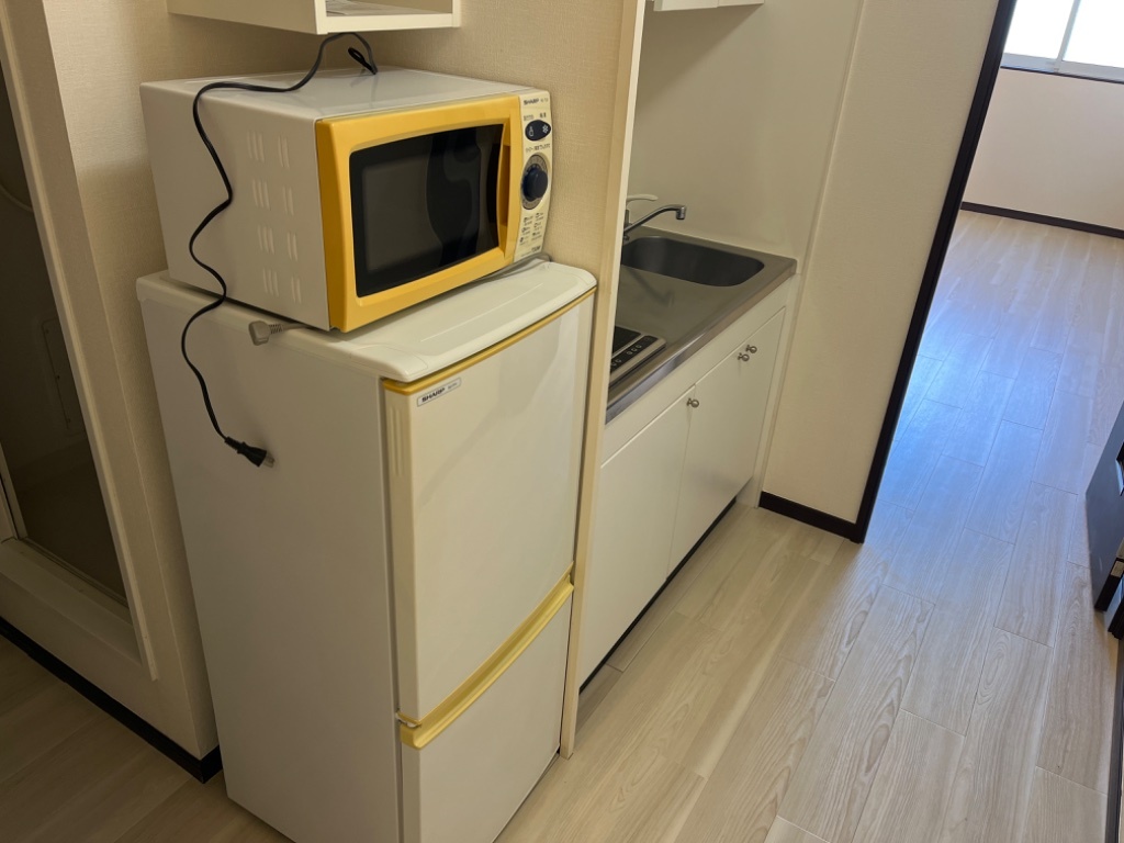 拡大写真:メゾンエスポワール希望 1階102の冷蔵庫 電子レンジ