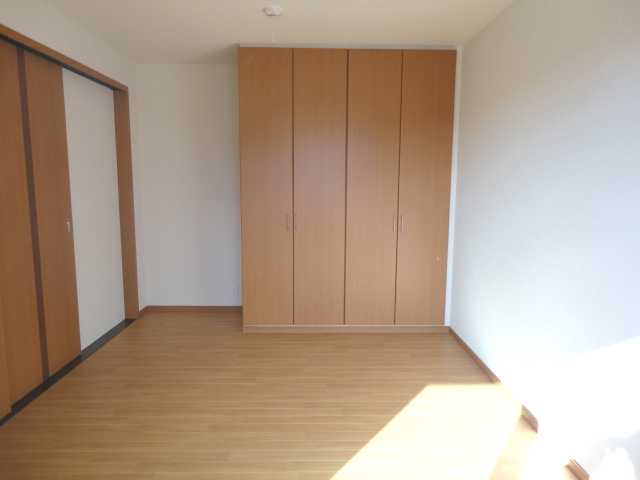 拡大写真:ユーハウスⅤ 3階302の南洋間