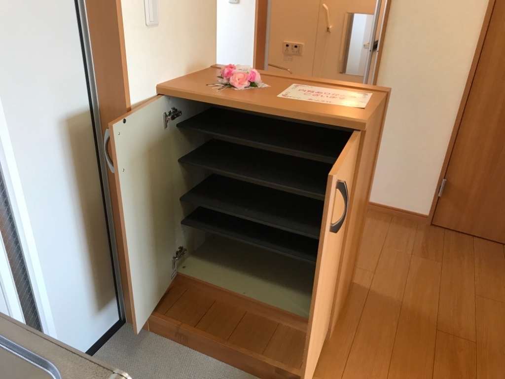 拡大写真:サンハウスアスト 2階202の下駄箱