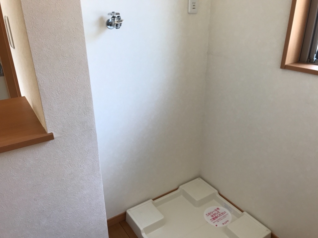 拡大写真:サンハウスアスト 2階202の洗濯機