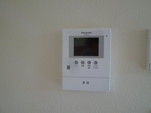 拡大写真：シャーメゾン万々Ⅰ 1階102のカメラ付インターホン