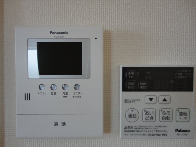拡大写真:スターテラスB 2階202のカメラ付インターホン
