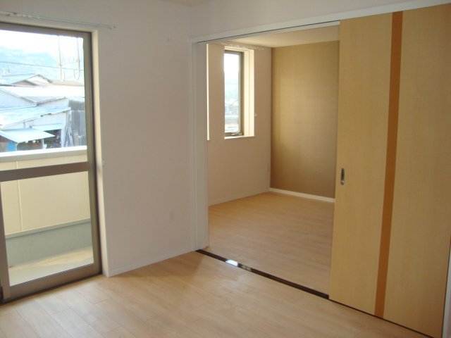 拡大写真:サンシャイン ハイツ 2階202のリビング