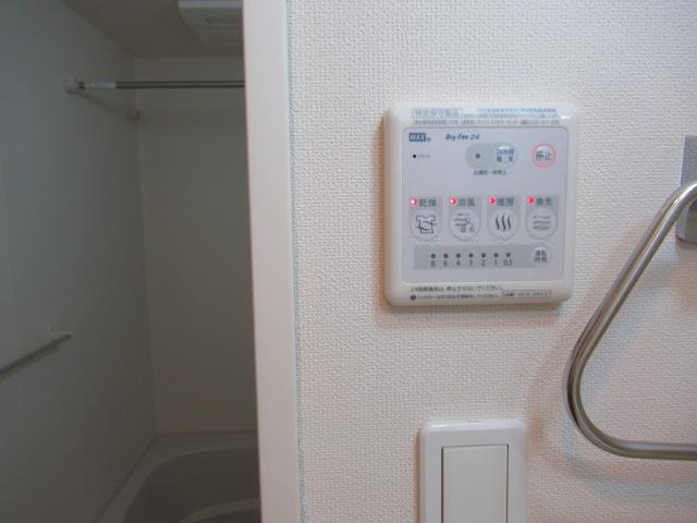 拡大写真:クラルテ 1階101の浴室乾燥機能