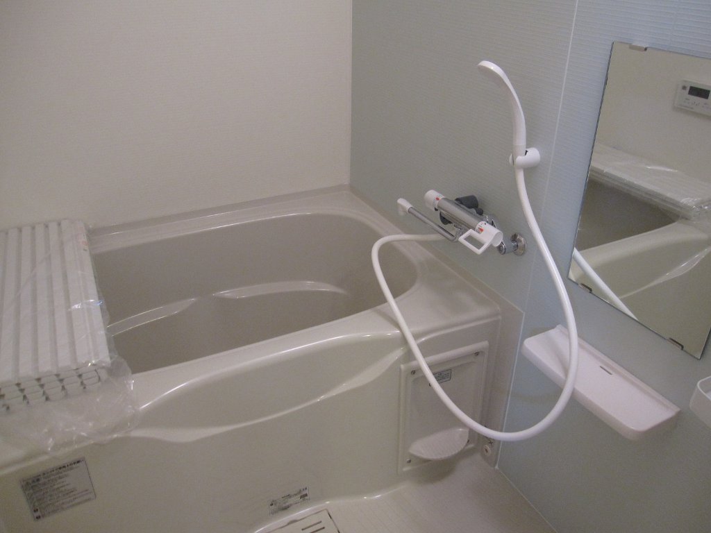 拡大写真:サンライズノアⅢ 2階205のバス(イメージ)