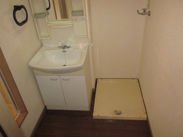 拡大写真:エクレール C棟 2階202の洗面