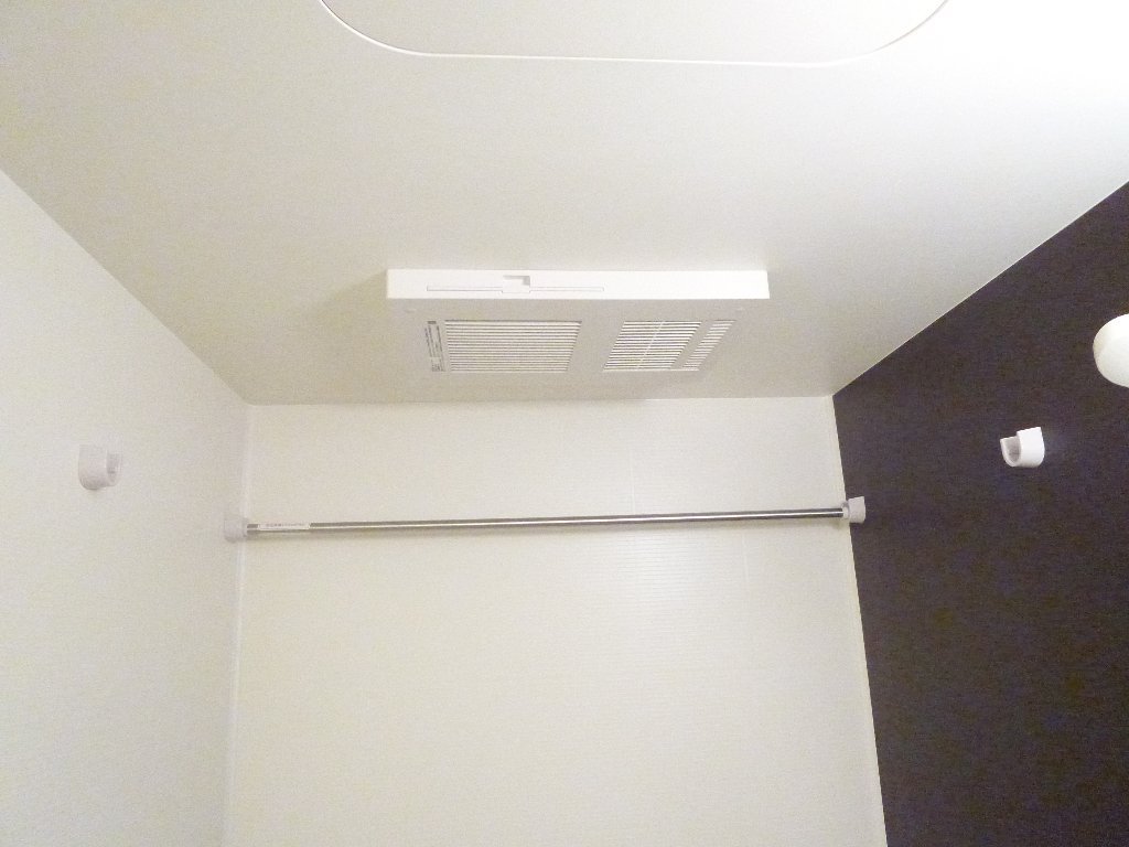拡大写真:イーストヒルズ宿郷 4階00406の浴室乾燥機