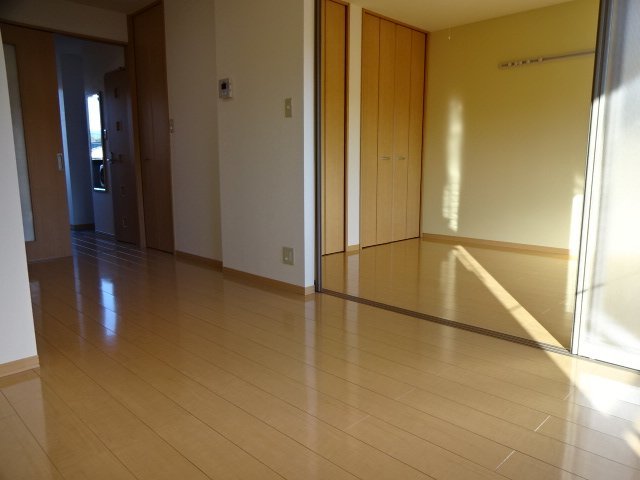 拡大写真:コンフォート 2階202のリビング
