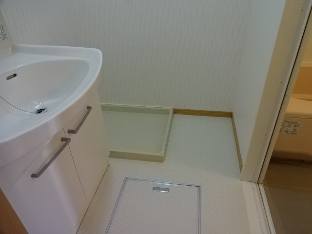 拡大写真:コンフォート 2階202の脱衣所