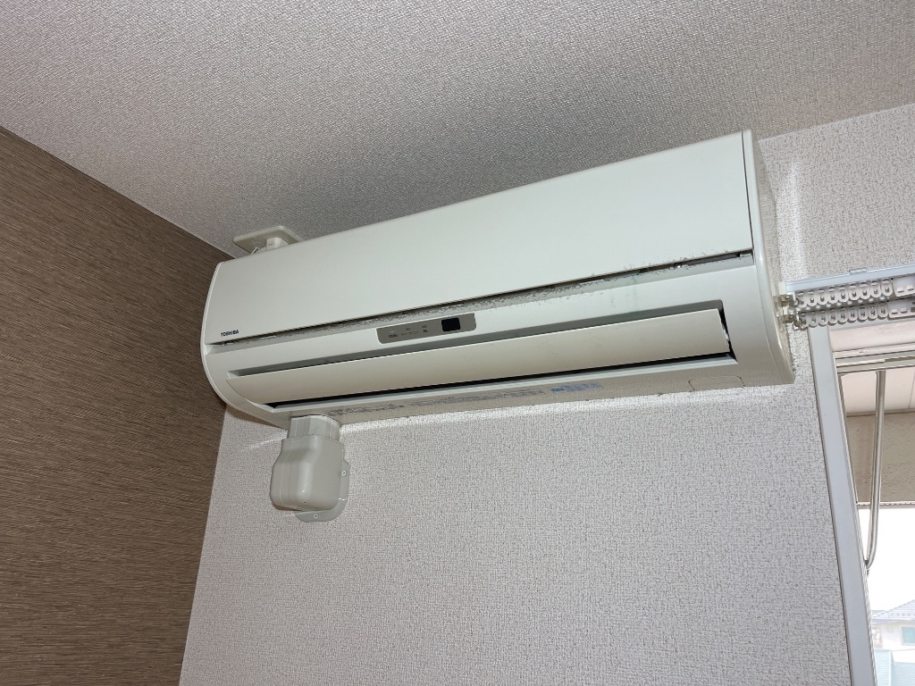 拡大写真:エストレイン 2階202のリビングエアコン