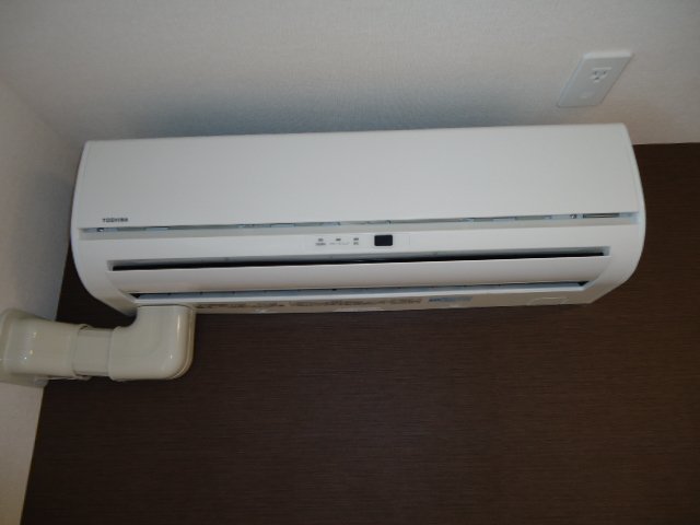 拡大写真:サンパレス 1階102のエアコン
