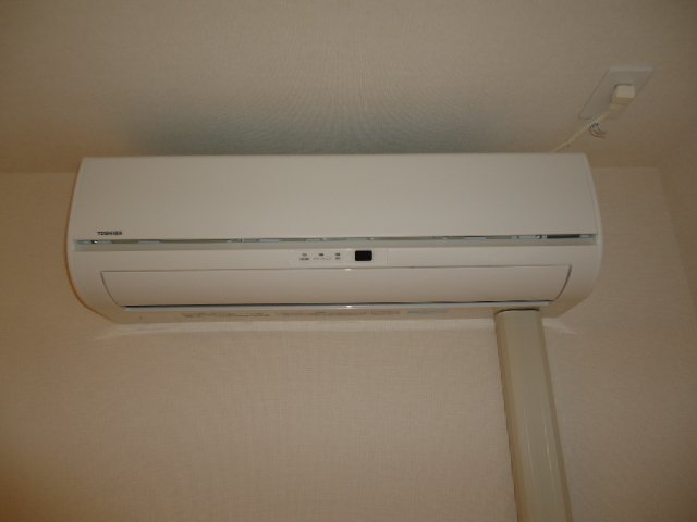 拡大写真:サンパレス 1階102のエアコン