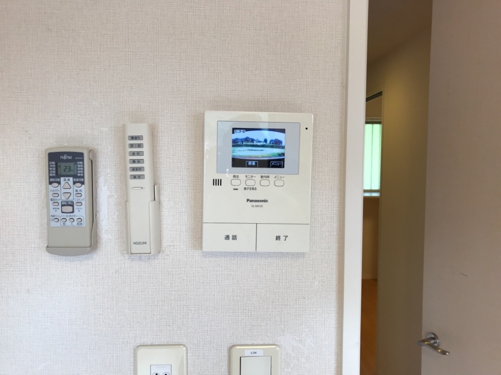 拡大写真:アルカンシエル 2階202のカメラ付インターホン