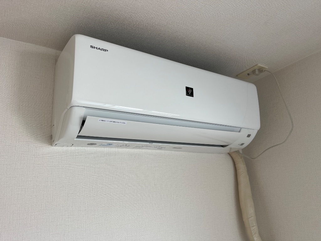 拡大写真:サンシャインハウスA 2階202の北洋室エアコン