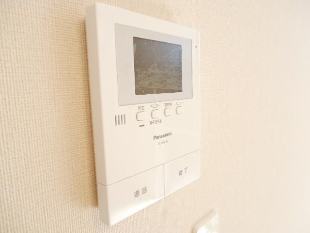 拡大写真:カネイコート日開野Ⅱ 1階101のカメラ付インターホン