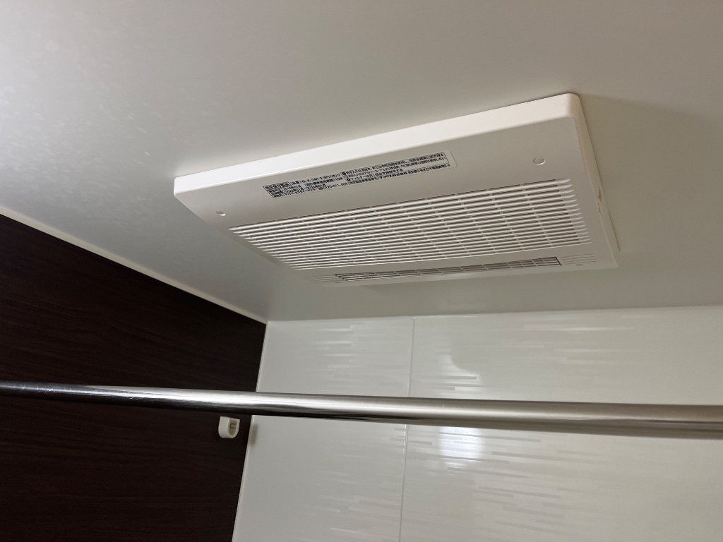 拡大写真:アクアリア 1階101の浴室乾燥機