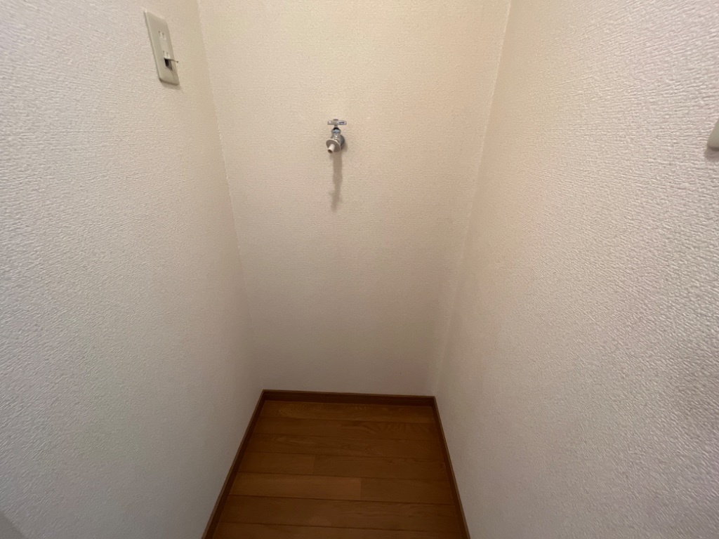 拡大写真:レガッタ 1階102の洗濯機置場