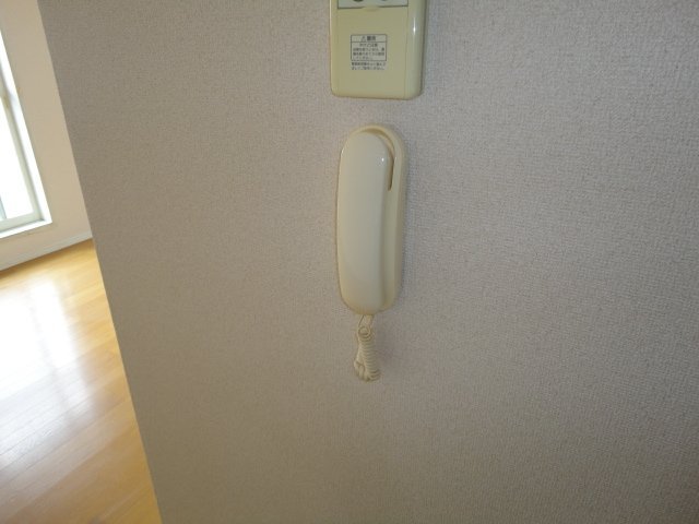 拡大写真:サンコスモ 2階202のインターホン