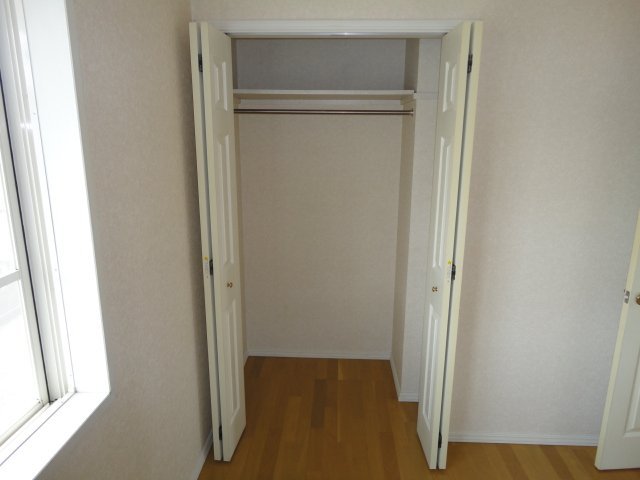 拡大写真:サンコスモ 2階202のクローゼット