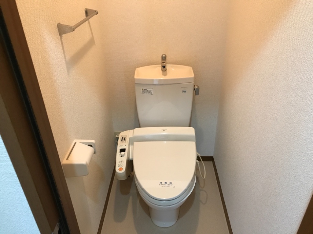 拡大写真:岡山市中区長岡 1階103のシャワー付トイレ(イメージ)