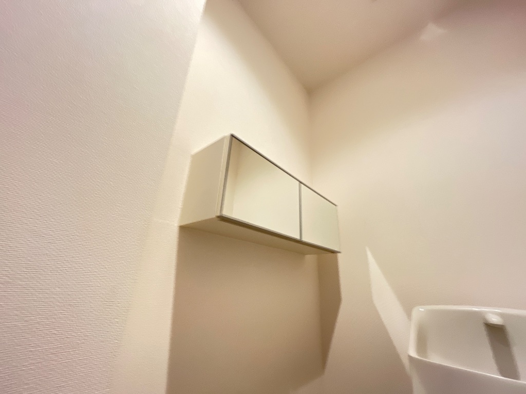 拡大写真:クオーレ佐々 3階303のトイレ内収納