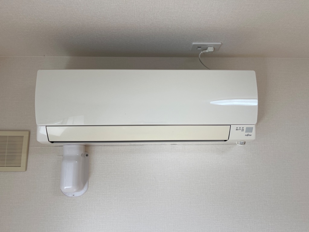 拡大写真:レヴァータ 2階201のエアコン