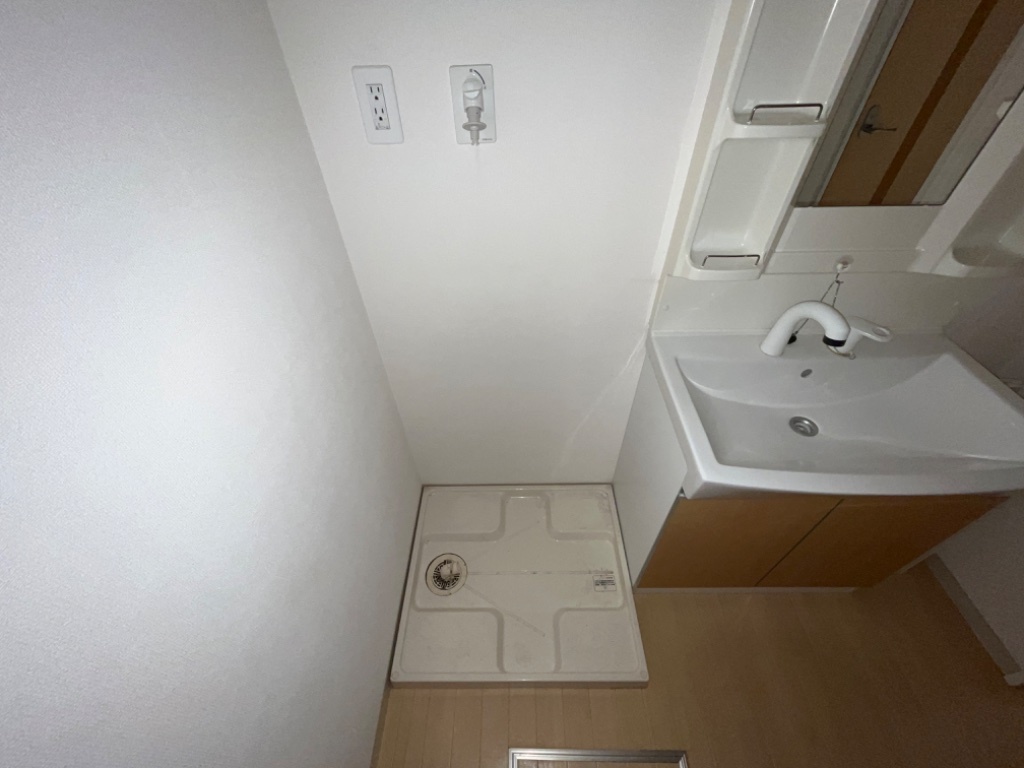 拡大写真:クレド御茶園(credo御茶園) 1階102の洗濯機置場