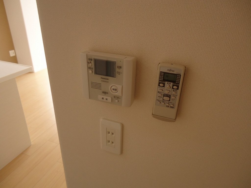 拡大写真：フローラルコート 2階201のカメラ付インターホン