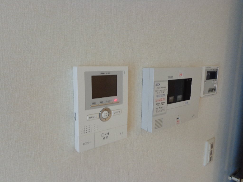 拡大写真:METEOR瑞穂 1階103のカメラ付インターホン