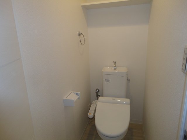 拡大写真:名古屋市昭和区御器所通2丁目 5階504のトイレ