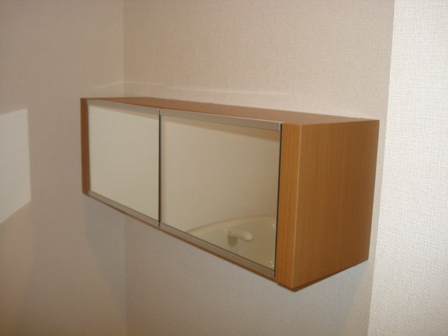 拡大写真:洋光ハウス 1階101のトイレ内収納(イメージ)