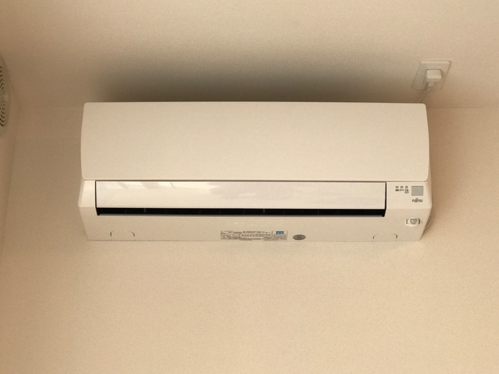 拡大写真:フォーエバー クローバー イリデッセント 1階00101のエアコン