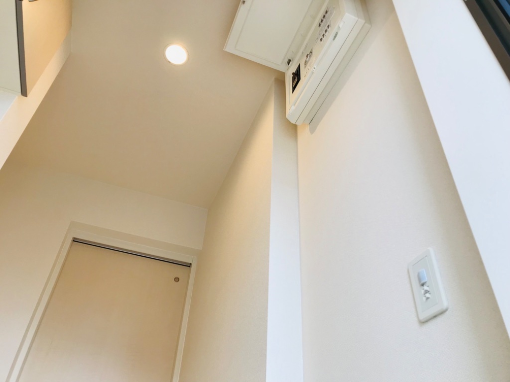 拡大写真:Rikgrande 1階101の人感センサー付き照明器具