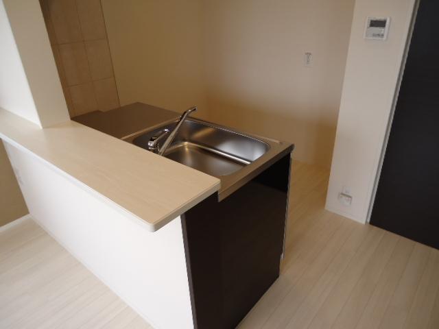 拡大写真:ワイズスクエア92(Y’s square92 ) 2階201のキッチン