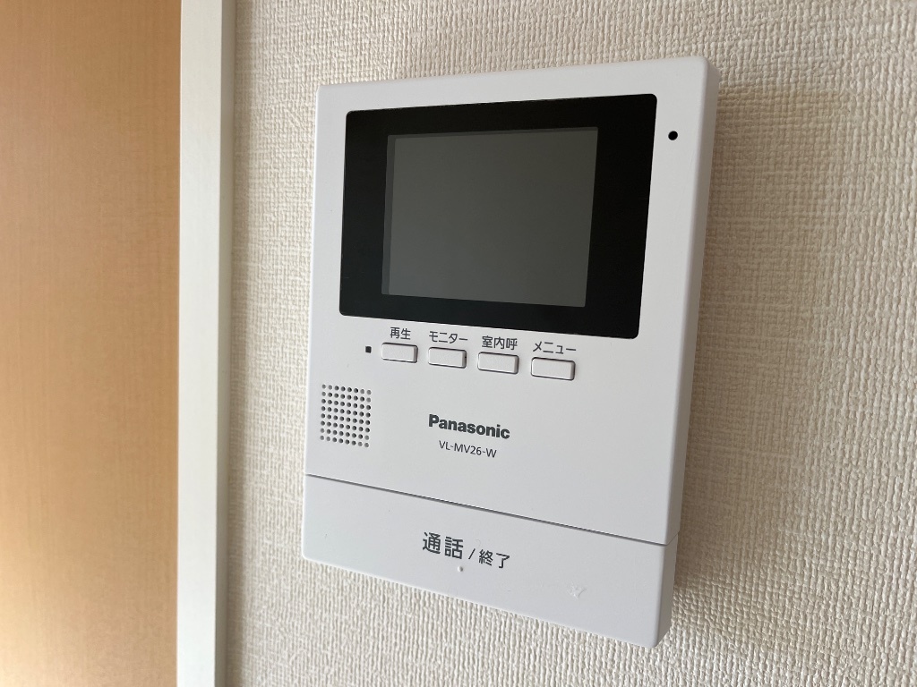 拡大写真:レヴァータⅤ 2階205のカメラ付インターホン