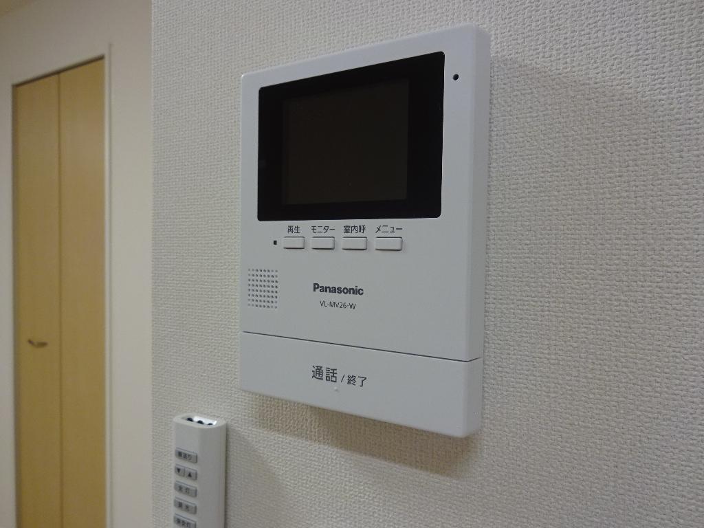 拡大写真:CALMLY(カームリィ) 1階103のカメラ付インターホン