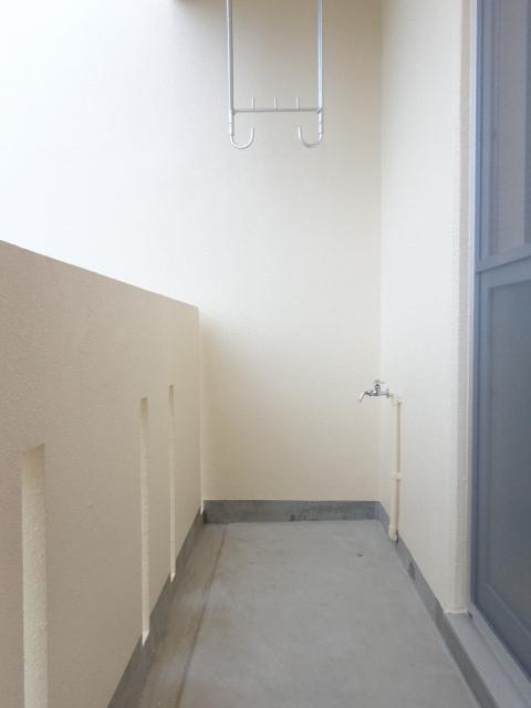 拡大写真:菩提樹 4階401のベランダ