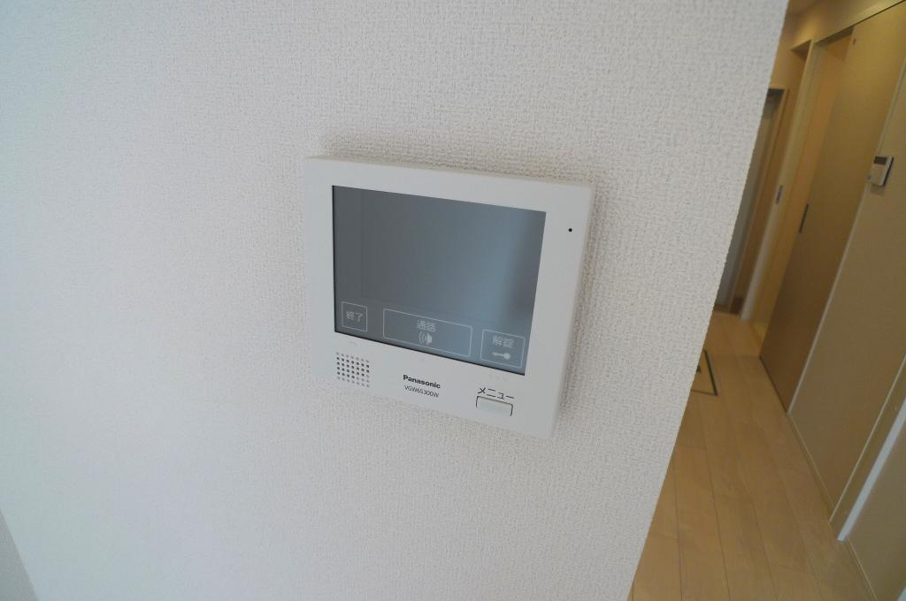 拡大写真:MIssion(ミッション) 1階102のカメラ付インターホン