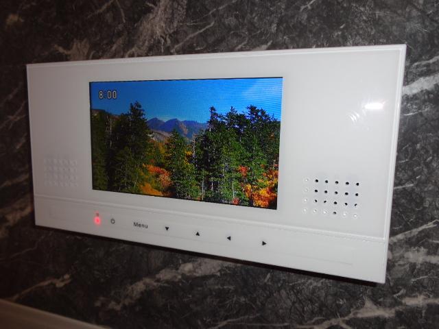 拡大写真:ベル フルール 1階101の浴室TV