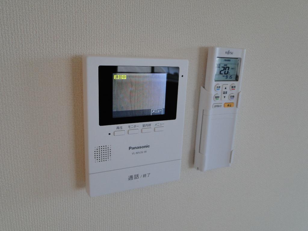 拡大写真:Partenaire 2階205のカメラ付インターホン