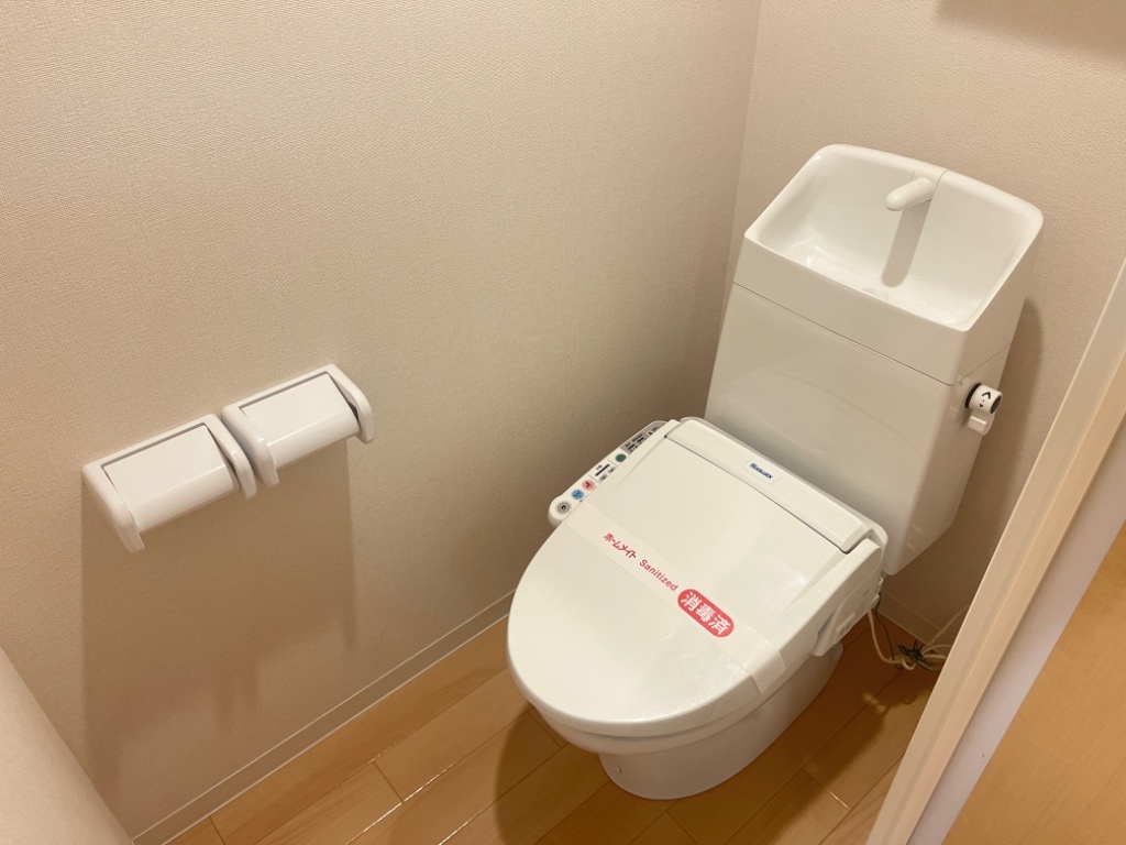 拡大写真:ハイツ158 1階102のシャワー付トイレ
