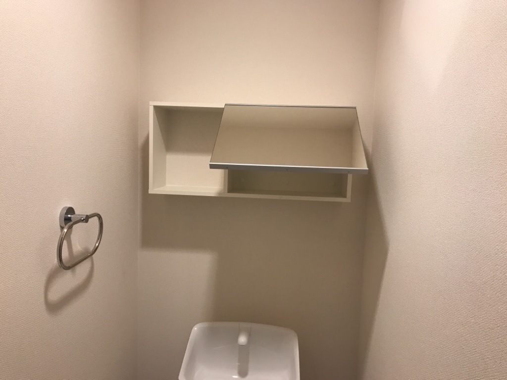 拡大写真：エイチツーオー小路 1階106のトイレ収納