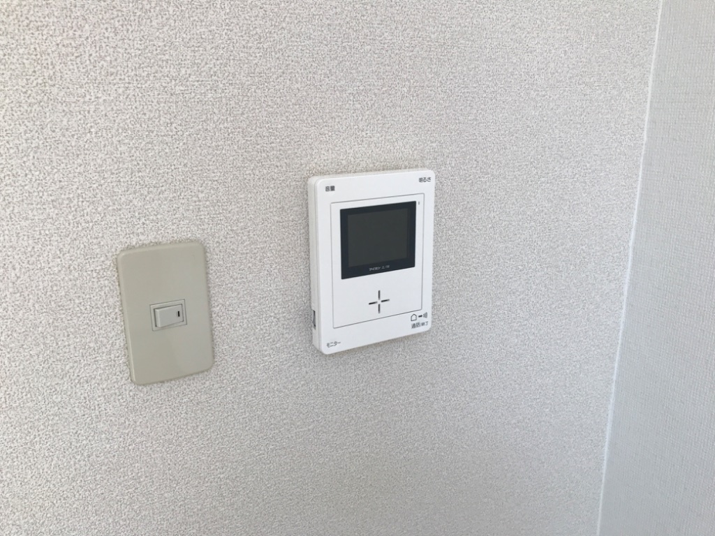 拡大写真:ナタシオン 1階103のTVモニター付インターホン