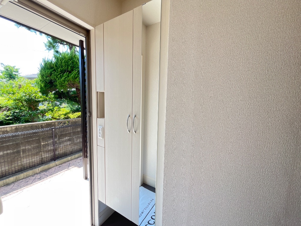 拡大写真:レガーロⅣ B棟 1階102の下駄箱