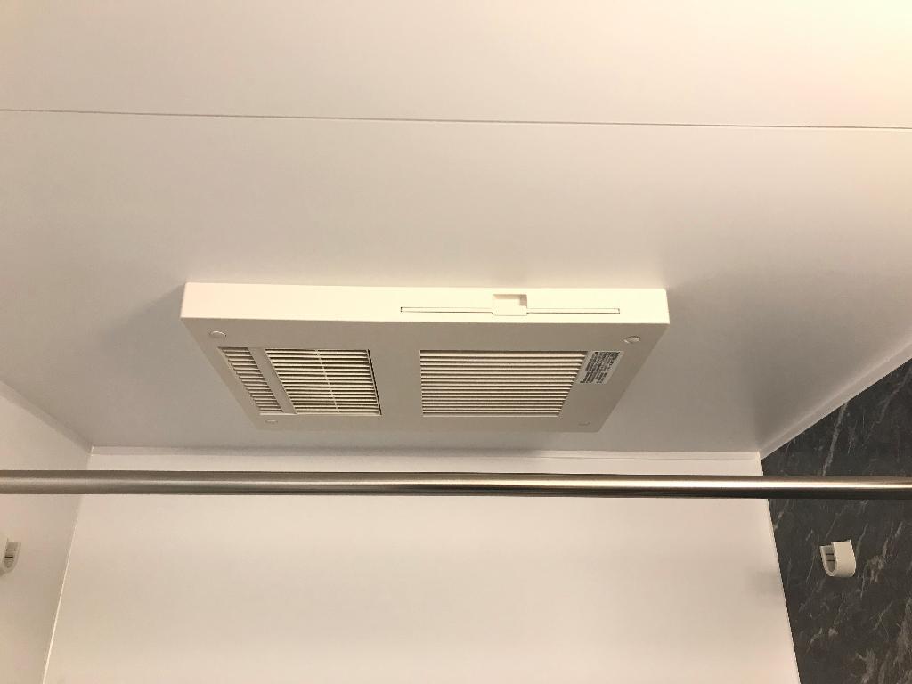 拡大写真：グレイシャス 1階102の浴室乾燥機