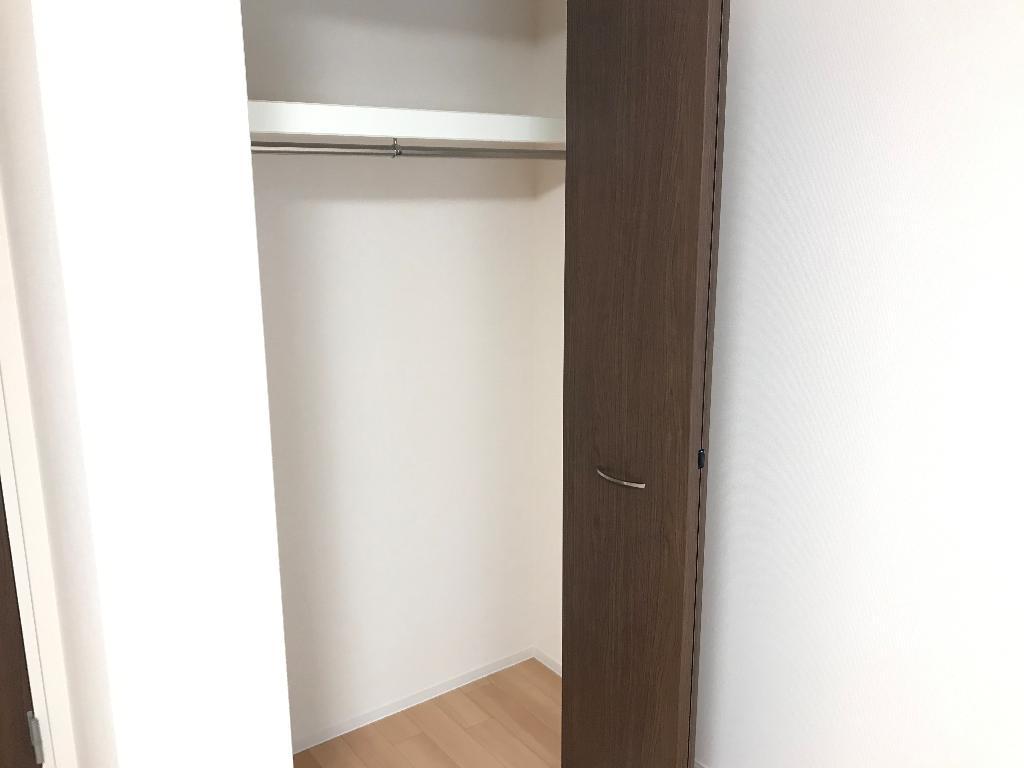 拡大写真：グレイシャス 1階102のクローゼット